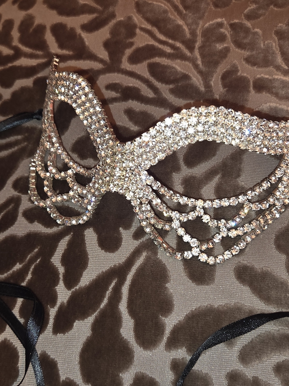 Crystal Embellished Masquerade Mask - Gold